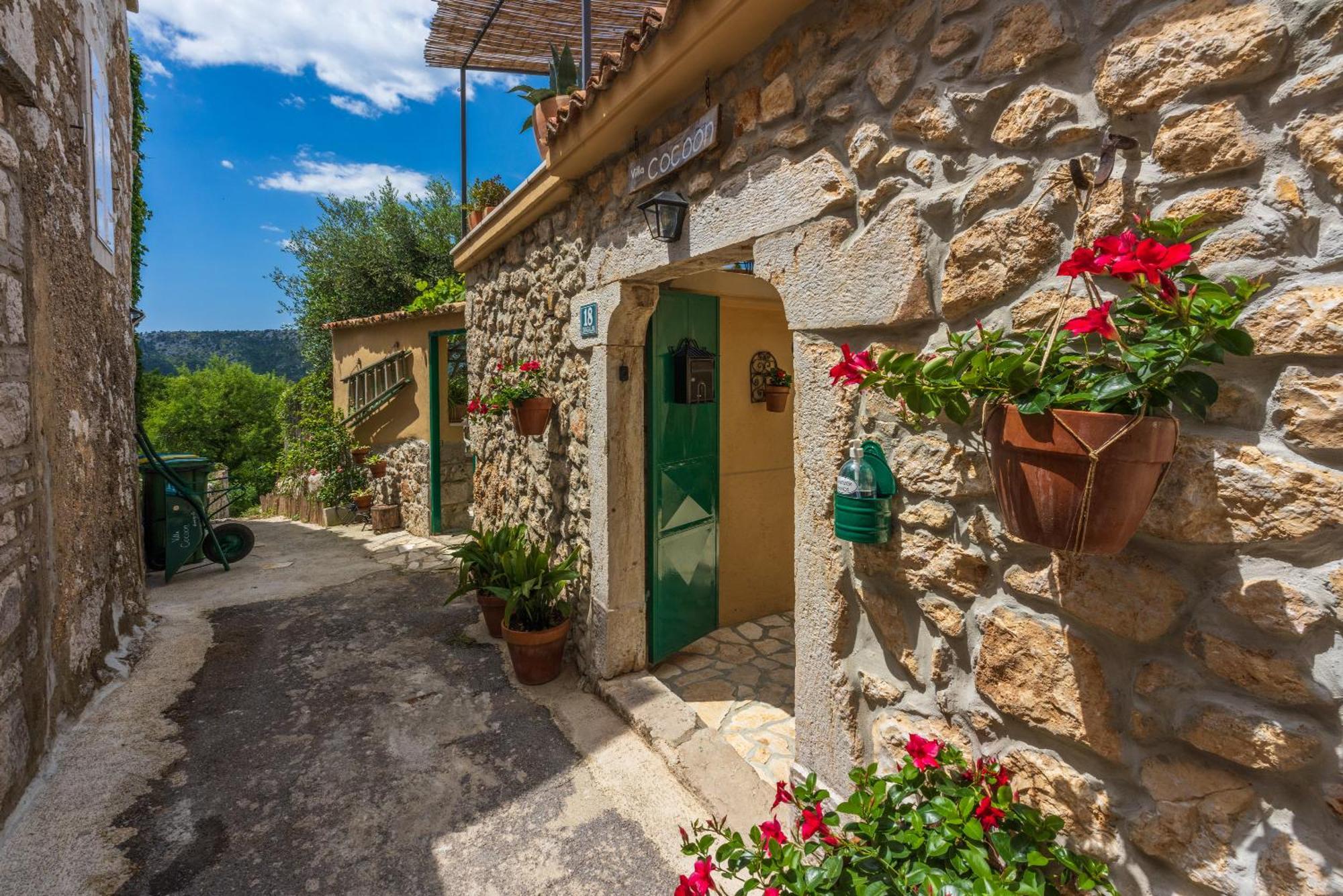 Cocoon - Vacation With Heated Pool & Garden * Bribir (Primorje-Gorski Kotar)